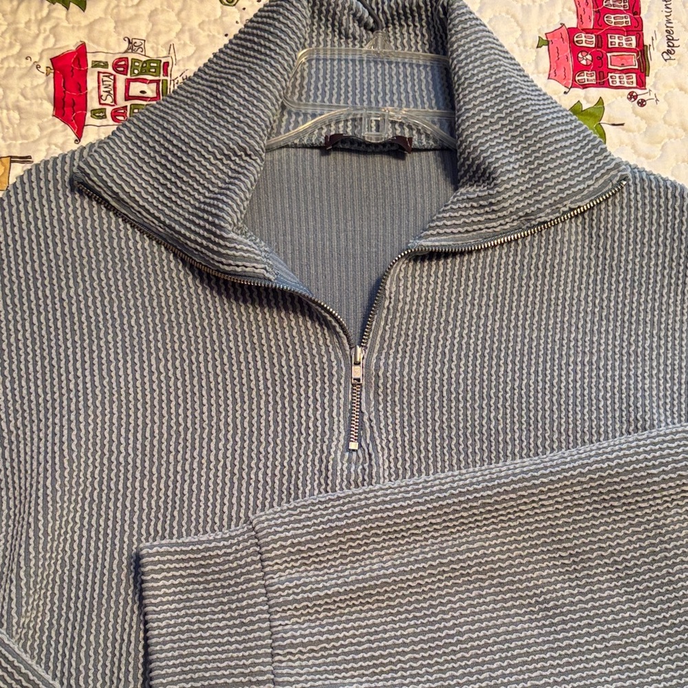 Bombom Blue Half-Zip top